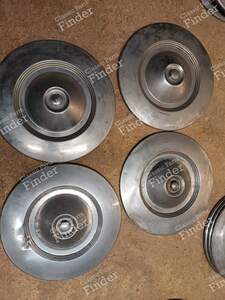 4 Enjoliveurs de roue - PEUGEOT 504